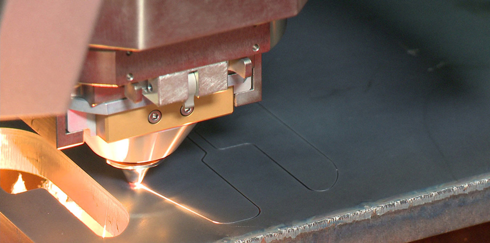 Машина для резки лазерной резки не может вырезать алюминиевую пластину 2 мм