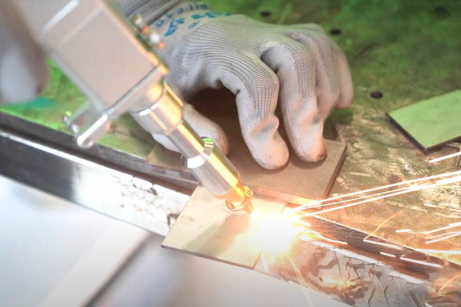 сколько стоит ручной лазерный сварочный аппарат -сколько стоит лазерный сварочный аппарат