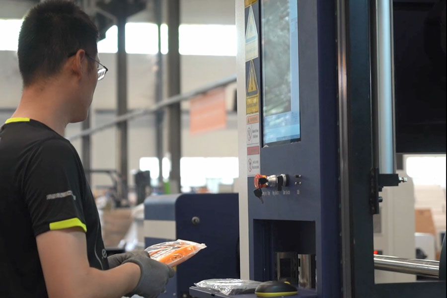 Работа на станке лазерной резки